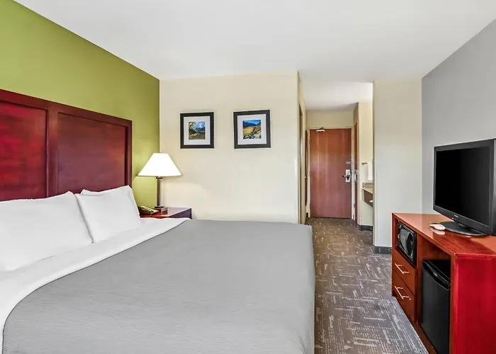 Quality Inn & Suites Vail Valley